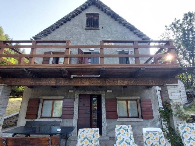Casa indipendente in vendita a Craveggia VB