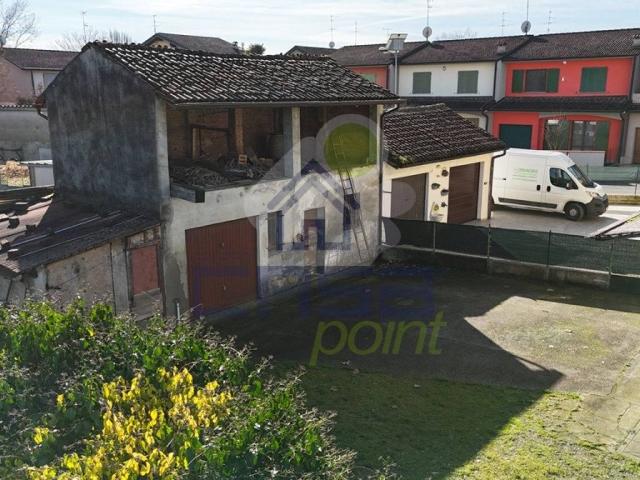 Casa indipendente in vendita a Cremona CR