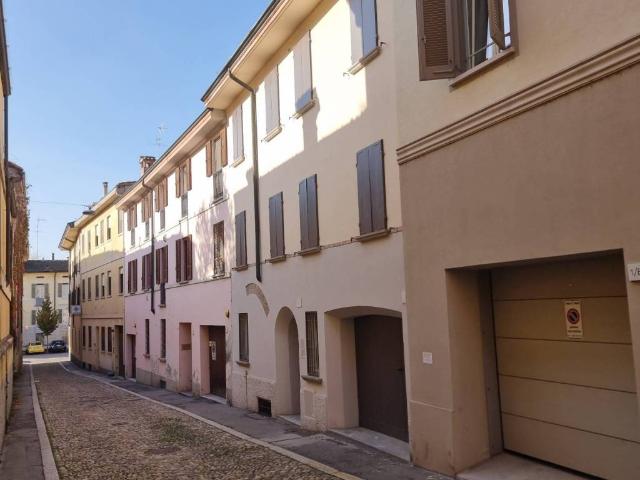 Casa indipendente in vendita a Cremona CR