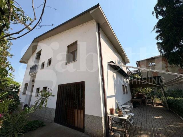 Casa indipendente in vendita a Cremona CR