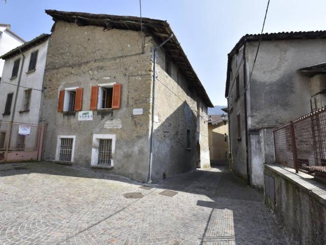 Casa indipendente in vendita a Cremeno LC