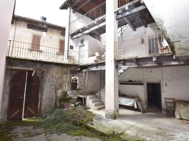 Casa indipendente in vendita a Cremeno LC