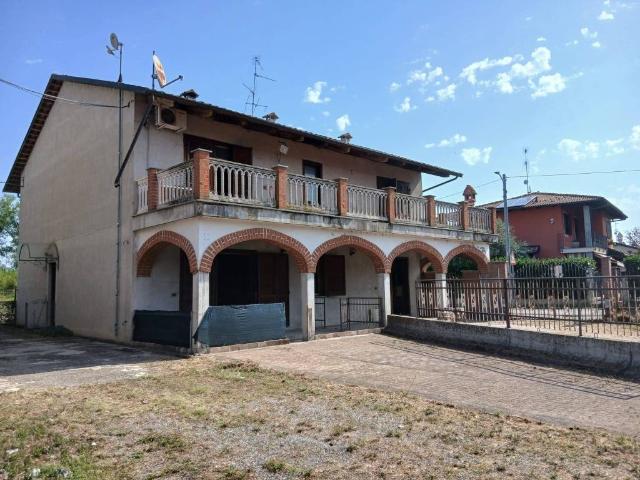 Casa indipendente in vendita a Crescentino VC