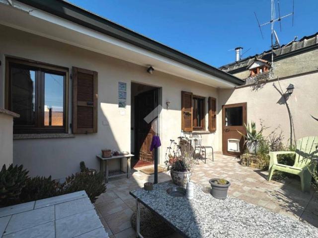Casa indipendente in vendita a Crespiatica LO