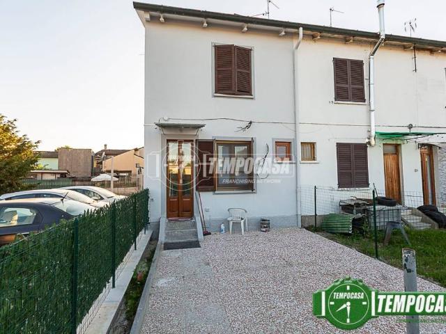 Casa indipendente in vendita a Crespiatica LO