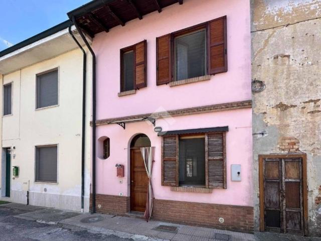 Casa indipendente in vendita a Crespiatica LO