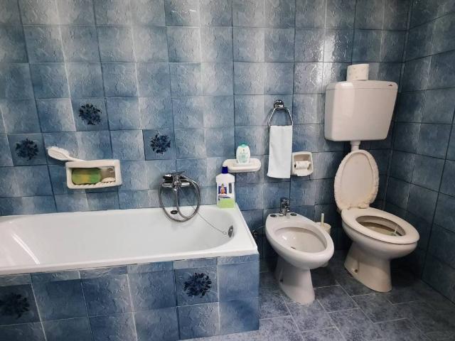 Casa indipendente in vendita a Crespino RO
