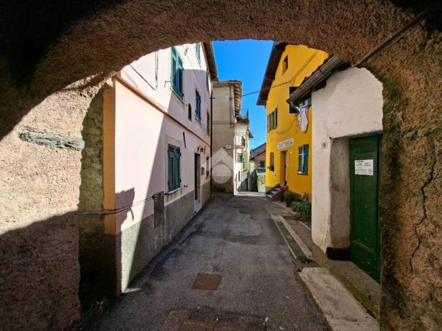 Casa indipendente in vendita a Crocefieschi GE