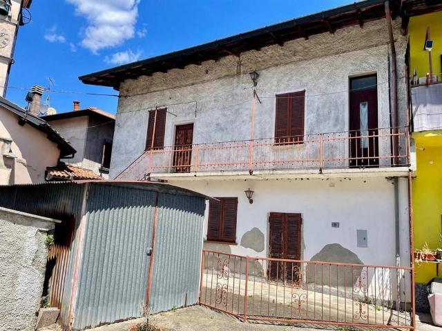 Casa indipendente in vendita a Crosio della Valle VA