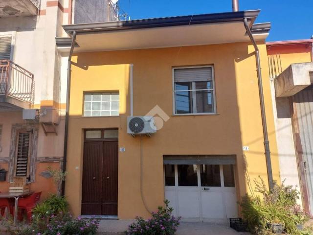 Casa indipendente in vendita a Cropani CZ