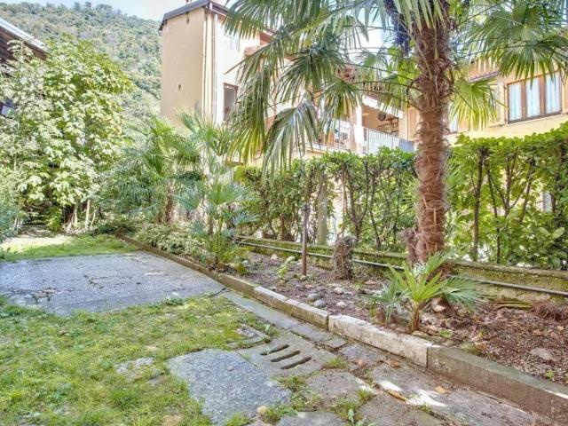 Casa indipendente in vendita a Cuveglio VA