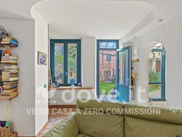Casa indipendente in vendita a Cuasso al Monte VA