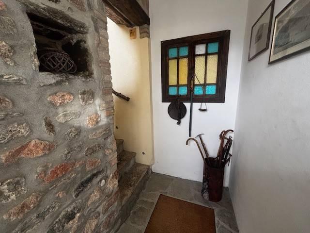 Casa indipendente in vendita a Cuasso al Monte VA