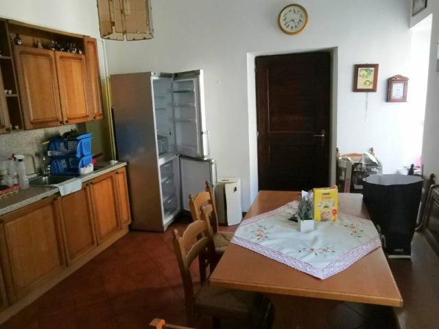 Casa indipendente in vendita a Cuasso al Monte VA