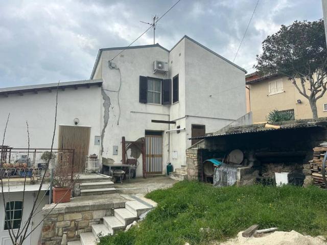 Casa indipendente in vendita a Cugnoli PE