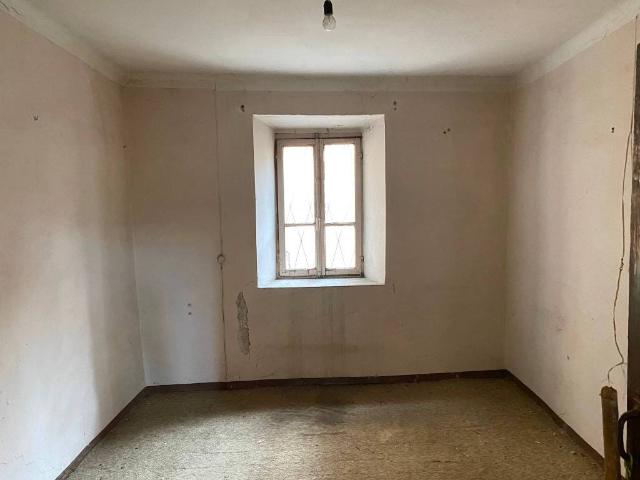 Casa indipendente in vendita a Cunardo VA