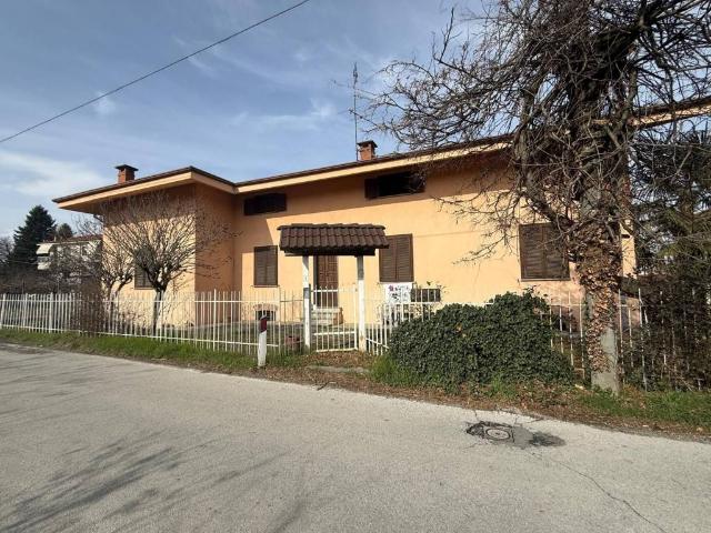 Casa indipendente in vendita a Cuneo CN