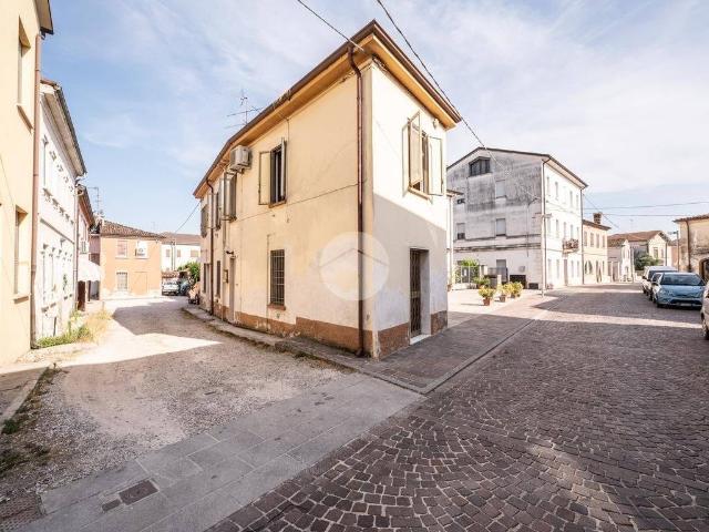 Casa indipendente in vendita a Curtatone MN