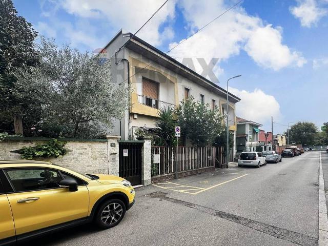 Casa indipendente in vendita a Cusano Milanino MI