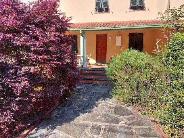 Villetta a schiera in vendita a Ameglia SP
