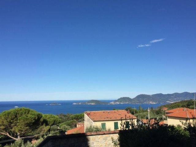 Casa indipendente in vendita a Ameglia SP