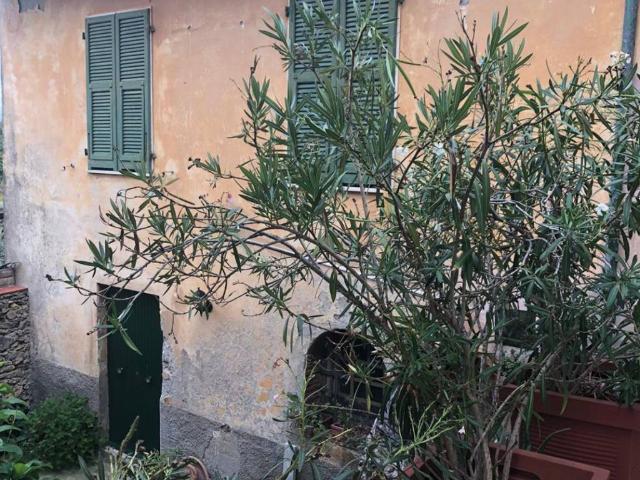 Casa indipendente in vendita a Ameglia SP