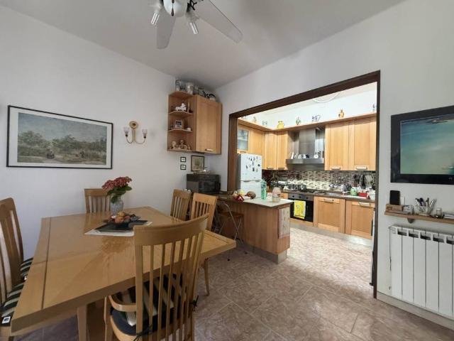 Casa indipendente in vendita a Ameglia SP