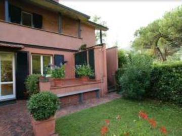 Casa indipendente in vendita a Ameglia SP
