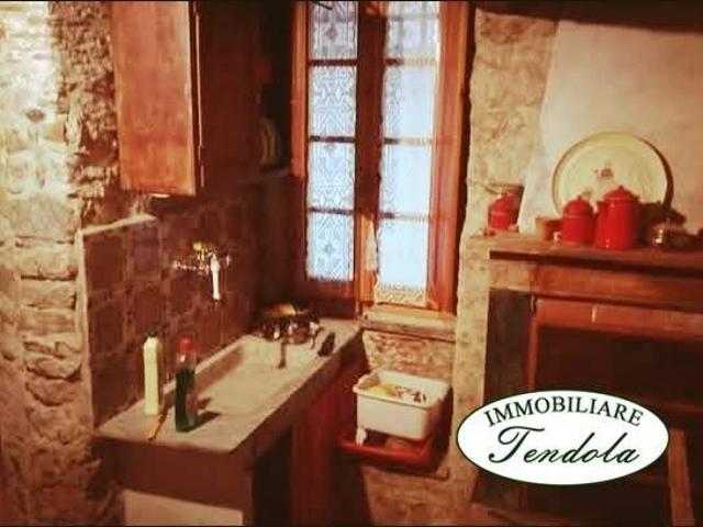 Casa indipendente in vendita a Ameglia SP