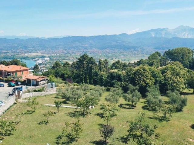 Casa indipendente in vendita a Ameglia SP