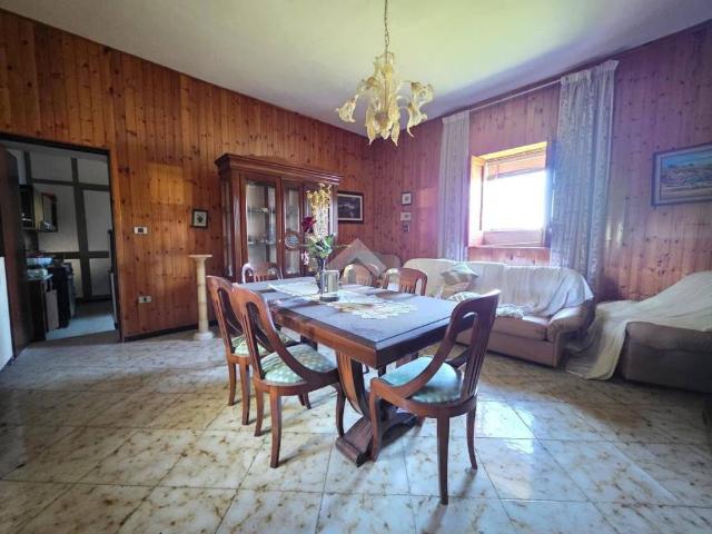 Casa indipendente in vendita a Amorosi BN