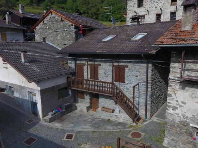 Casa indipendente in vendita a Antey Saint Andrè AO