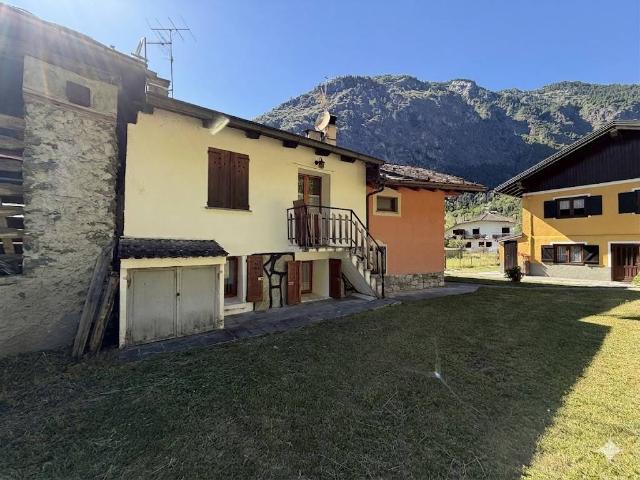 Casa indipendente in vendita a Antey Saint Andrè AO