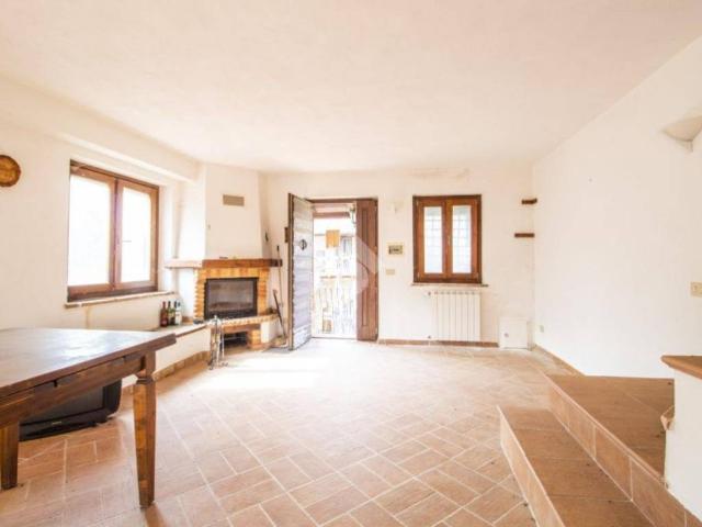 Casa indipendente in vendita a Antrodoco RI