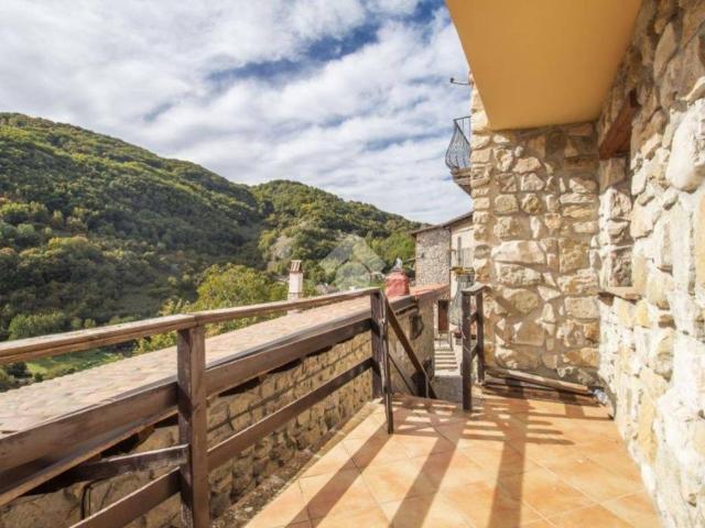 Casa indipendente in vendita a Antrodoco RI