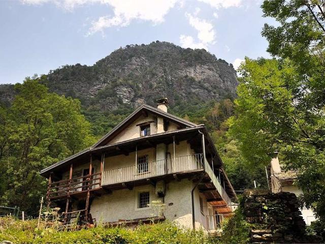 Casa indipendente in vendita a Antrona Schieranco VB