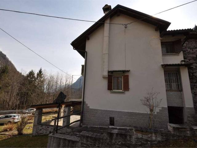 Casa indipendente in vendita a Antrona Schieranco VB