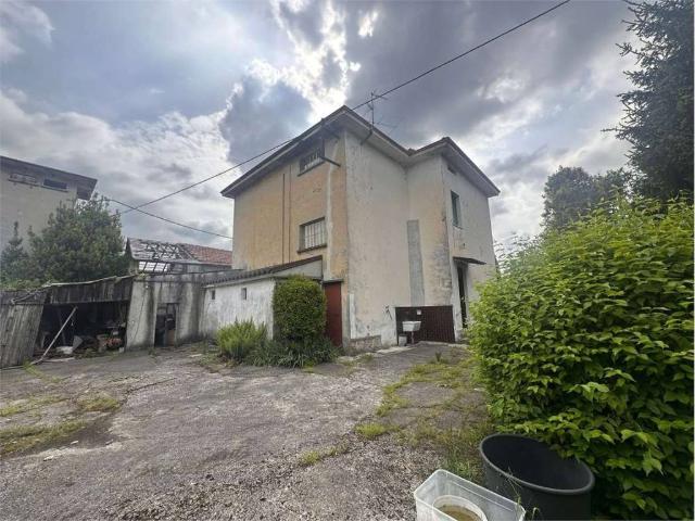 Casa indipendente in vendita a Anzano del Parco CO