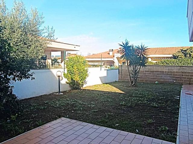 Casa indipendente in vendita a Anzio RM