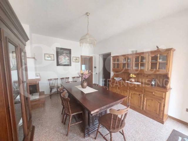 Casa indipendente in vendita a Ancarano TE