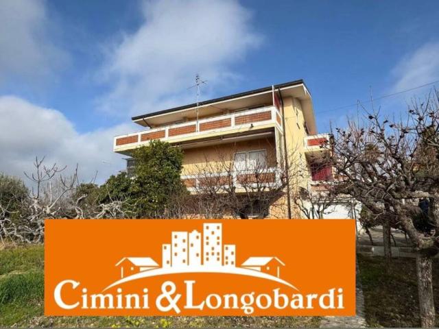 Casa indipendente in vendita a Ancarano TE