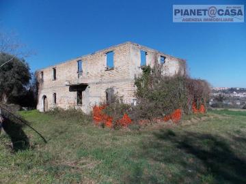 Casa indipendente in vendita a Ancarano TE