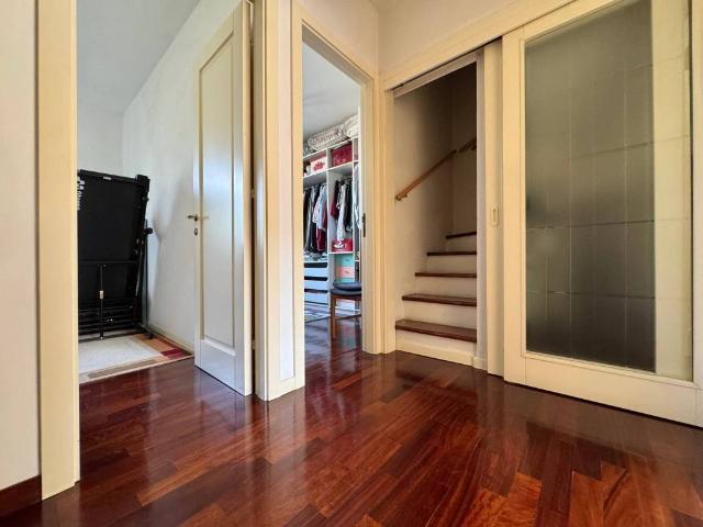 Casa indipendente in vendita a Ancona AN