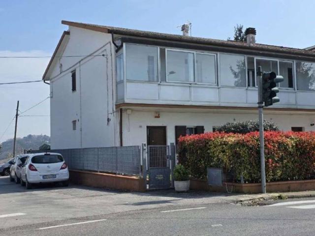 Casa indipendente in vendita a Ancona AN