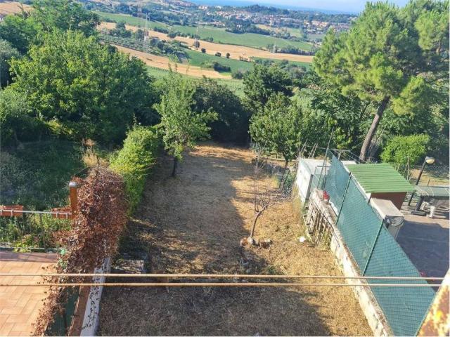 Casa indipendente in vendita a Ancona AN