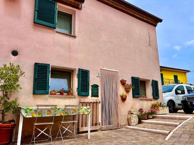 Casa indipendente in vendita a Ancona AN