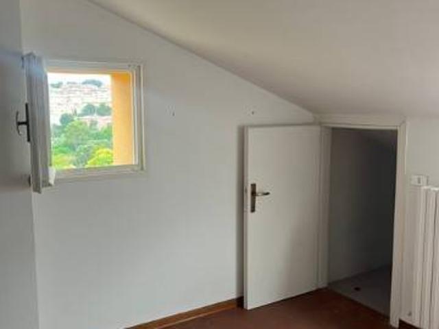 Casa indipendente in vendita a Ancona AN