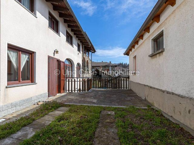 Casa indipendente in vendita a Andrate TO