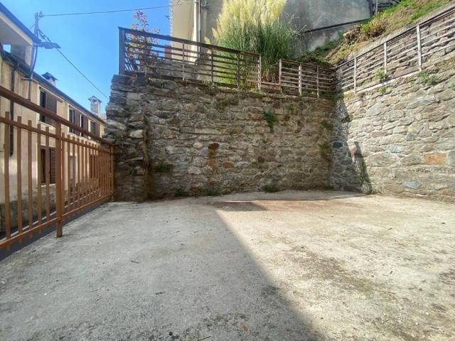 Casa indipendente in vendita a Andrate TO