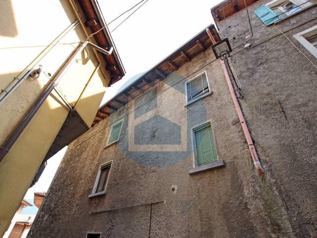 Casa indipendente in vendita a Angolo Terme BS